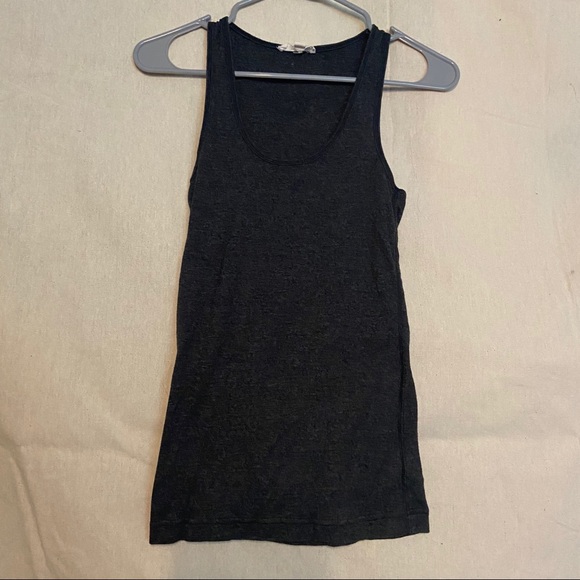 Basic Tank Top - Picture 4 of 5